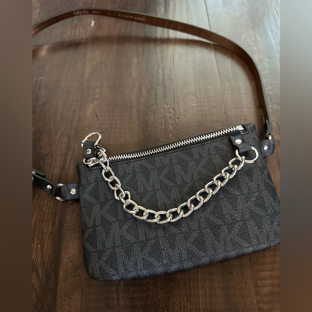 EUC MICHAEL KORS logo pull chain faux-leather belt bag /fanny pack - X-Large